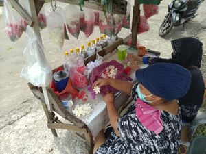 Cerita Para Pedagang Bunga Makam di Bogor: Sepi Pembeli dan Merugi