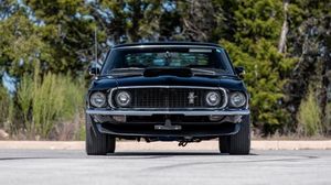 Potret Ford Mustang Jumbo Milik Mendiang Paul Walker yang Dilelang