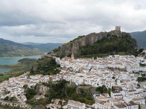 Potret Kota Zahara de la Sierra Tanpa Kasus Corona