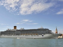 15 Minggu Berlayar Tanpa Henti, Akhirnya Kapal Pesiar Ini Bisa Berlabuh