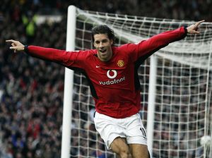 Striker MU Harus Contoh Marah-marahnya Van Nistelrooy
