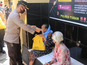 1.000 Paket Sembako Disalurkan ke Warga Tuban