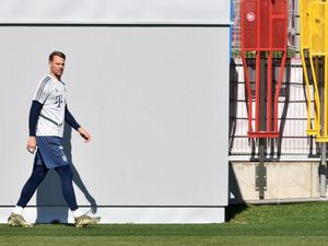 Bayern Tak Khawatir Neuer Akan Teken Kontrak Baru Bayern Tak Khawatir Neuer Akan Teken Kontrak Baru