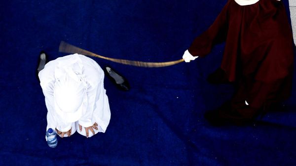 Eksekusi Hukum Cambuk di Tengah Pandemi Corona