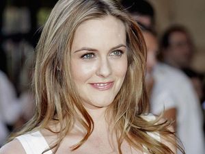 Alicia Silverstone Alami Bodyshaming saat Syuting Batman & Robin Alicia Silverstone Alami Bodyshaming saat Syuting Batman & Robin