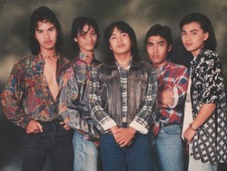 Ari Lasso Unggah Foto Jadul Dewa 19, Netizen Salah Fokus