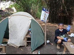Pemudik Ini Isolasi Diri Ala Kemping di Tepi Sungai Klaten