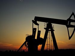 Pilpres AS Diwarnai Demo, Harga Minyak Anjlok Hampir 2%