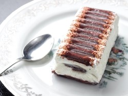 Masker hingga Es Krim Viennetta Langka, Bukti Penimbunan Jadi Budaya?