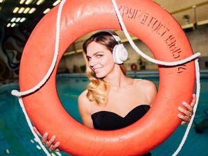 Foto: Kenalan Sama Perenang Cantik Rusia yang Latihan di Dapur