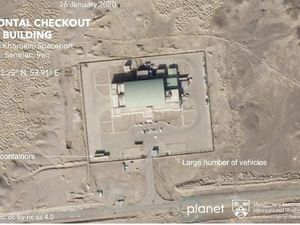 Di Saat Pandemi Corona, Iran Berhasil Luncurkan Satelit Militer Pertama