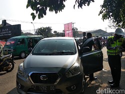 PSBB Kota Bandung, Penumpang Mobil Dilarang Duduk Samping Sopir