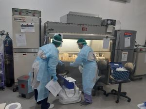 Dalam Sepekan Lab IPB Telah Menguji 221 Sampel Tes Swab Corona