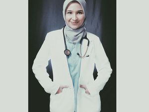 Zee Zee Ceritakan Perjuangan Sarah Shahab yang Tangani Pasien COVID-19 Zee Zee Ceritakan Perjuangan Sarah Shahab yang Tangani Pasien COVID-19