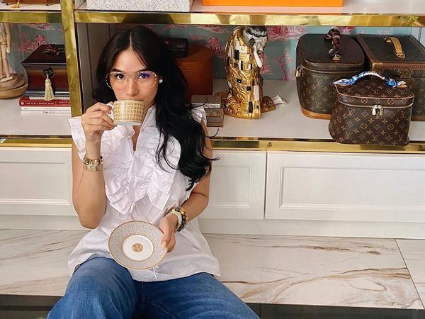 Foto: Cantiknya Crazy Rich Asians yang Viral Belajar Cuci Baju Saat Lockdown