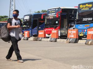 Larangan Mudik Ancam Dapur Keuangan Terminal Kampung Rambutan