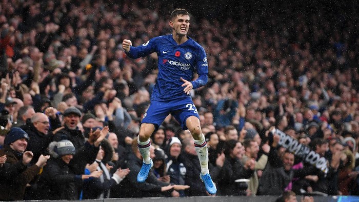 LONDON, ENGLAND - NOVEMBER 09: Christian Pulisic of Chelsea celebrates after scoring his teams second goal during the Premier League match between Chelsea FC and Crystal Palace at Stamford Bridge on November 09, 2019 in London, United Kingdom. (Photo by Mike Hewitt/Getty Images)