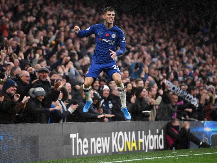LONDON, ENGLAND - NOVEMBER 09: Christian Pulisic of Chelsea celebrates after scoring his teams second goal during the Premier League match between Chelsea FC and Crystal Palace at Stamford Bridge on November 09, 2019 in London, United Kingdom. (Photo by Mike Hewitt/Getty Images)