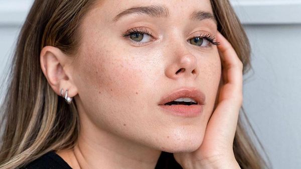 Potret Ibu Tiga Anak yang Punya Wajah Awet Muda, Sering Dikira Kakak Anaknya