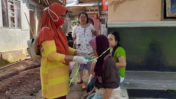 Aisyiyah Berikan Masker Kain Gratis