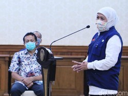 Khofifah Jelaskan soal Posisi Pergub dan Perwali/Perbup dalam PSBB