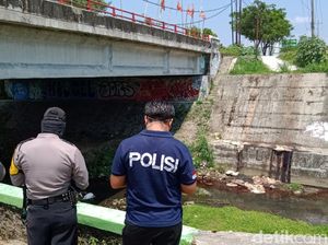 Anyir! 20 Karung Limbah Jeroan Hewan di Sungai Bikin Geram Warga Klaten Anyir! 20 Karung Limbah Jeroan Hewan di Sungai Bikin Geram Warga Klaten