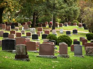 Aturan Kuburan dalam Islam, Apa Boleh Pakai Batu Nisan dan Disemen?