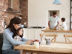 5 Cara Supaya Tak Malas Kerja Saat Work From Home