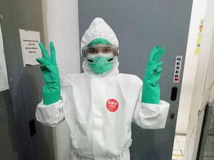 Dukungan Zee Zee untuk Sarah Shahab yang Jadi Dokter Saat Pandemi Corona Dukungan Zee Zee untuk Sarah Shahab yang Jadi Dokter Saat Pandemi Corona