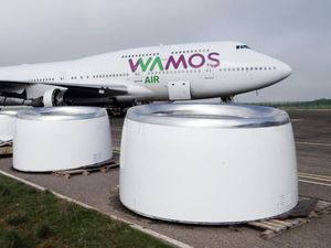 Ini Bandara Berpenghuni Pesawat Terlantar