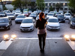 Indonesia Bakal Punya Drive-In Konser, Nonton dari Mobil