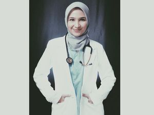 Profil Sarah Shahab, Artis yang Jadi Dokter Lawan Corona Profil Sarah Shahab, Artis yang Jadi Dokter Lawan Corona