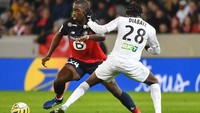 Gelandang bertahan: Boubakary Soumare (Lille). Bulan Januari lalu Newcastle sudah berusaha menggaetnya dan iming-iming uang lebih banyak diyakini bisa membuatnya pindah dari Prancis. (Foto: AFP/DENIS CHARLET)