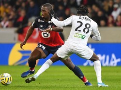 Gelandang bertahan: Boubakary Soumare (Lille). Bulan Januari lalu Newcastle sudah berusaha menggaetnya dan iming-iming uang lebih banyak diyakini bisa membuatnya pindah dari Prancis. (Foto: AFP/DENIS CHARLET)