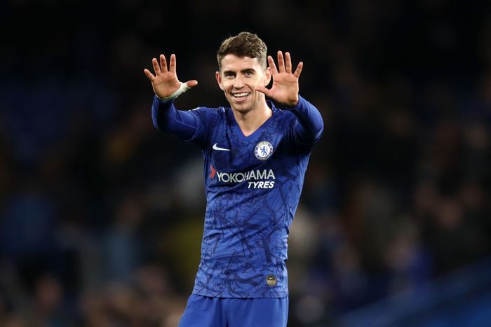 Jorginho LONDON, ENGLAND - JANUARY 11: Jorginho of Chelsea acknowledges the fans after his sides victory in the Premier League match between Chelsea FC and Burnley FC at Stamford Bridge on January 11, 2020 in London, United Kingdom. (Photo by Bryn Lennon/Getty Images )