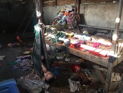 Miris! Pasutri di Polman Hidup di Rumah Petak Bersama Ayam