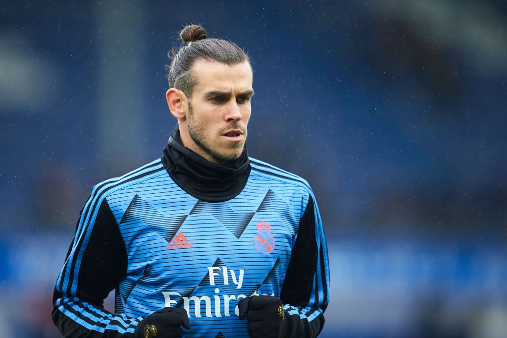 VITORIA-GASTEIZ, SPAIN - NOVEMBER 30:  Gareth Bale of Real Madrid CF  looks on during the Liga match between Deportivo Alaves and Real Madrid CF at Estadio de Mendizorroza on November 30, 2019 in Vitoria-Gasteiz, Spain. (Photo by Juan Manuel Serrano Arce/Getty Images)