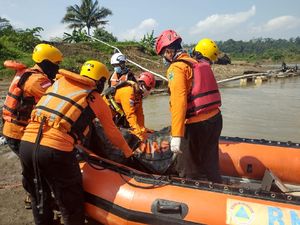 Hanyut di Sungai, Bapak dan Anak di Banjarnegara Ditemukan Tewas