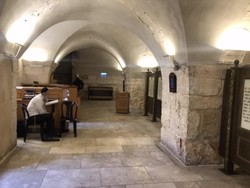 Memaknai Toleransi di Makam Raja Daud