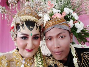 Potret Bule Cantik yang Viral karena Dinikahi Petugas Kebersihan DKI Potret Bule Cantik yang Viral karena Dinikahi Petugas Kebersihan DKI