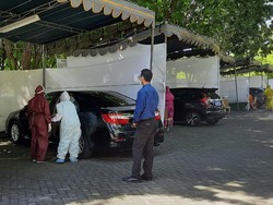1 dari 4 Positif Rapid Test Drive Thru RS Husada Utama Tenaga Medis Surabaya