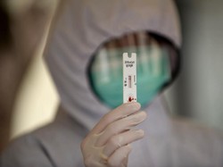 Siloam dan Link Net Kirim 1.000 Rapid Test Kit ke Pemkab Tangerang