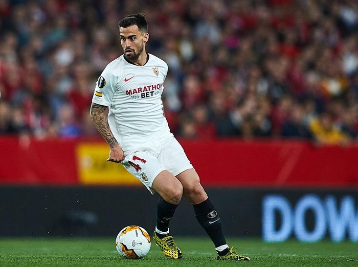 SEVILLE, SPAIN - FEBRUARY 27: Suso of Sevilla FC in action during the UEFA Europa League round of 32 second leg match between Sevilla FC and CFR Cluj at Estadio Ramon Sanchez Pizjuan on February 27, 2020 in Seville, Spain. (Photo by Fran Santiago/Getty Images)