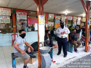 H-1 Larangan Mudik, Terminal Kalideres Alami Lonjakan Penumpang 100 Persen