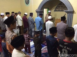 Sejumlah Masjid di Ciamis Gelar Tarawih di Tengah Pandemi Corona