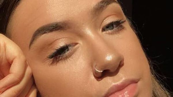 Potret Penyanyi Muda yang Bunuh Diri karena Tak Kuat Karantina