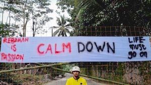 Bikin Ngakak, Rupa-rupa Spanduk Lockdown Khas Indonesia: Lauk Daun sampai Download