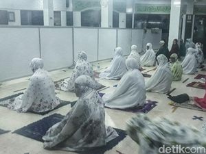 Masjid di Jakarta Barat Ini Tetap Gelar Salat Tarawih