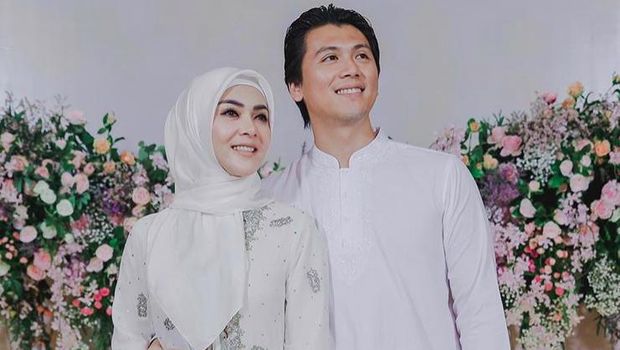 Syahrini dan Reino Barack