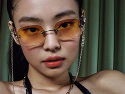 Intip Isi Tas Jennie Blackpink, Selalu Bawa Alat untuk Bikin Wajah Ramping